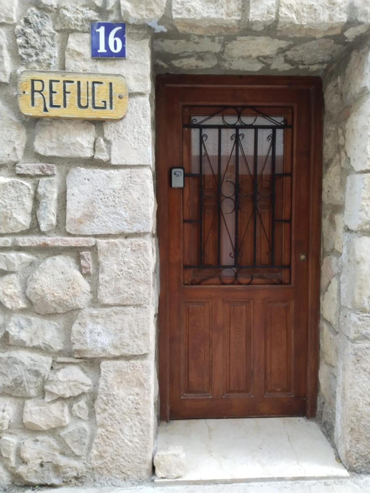 El Refugi Hostel Arboli Kültér fotó