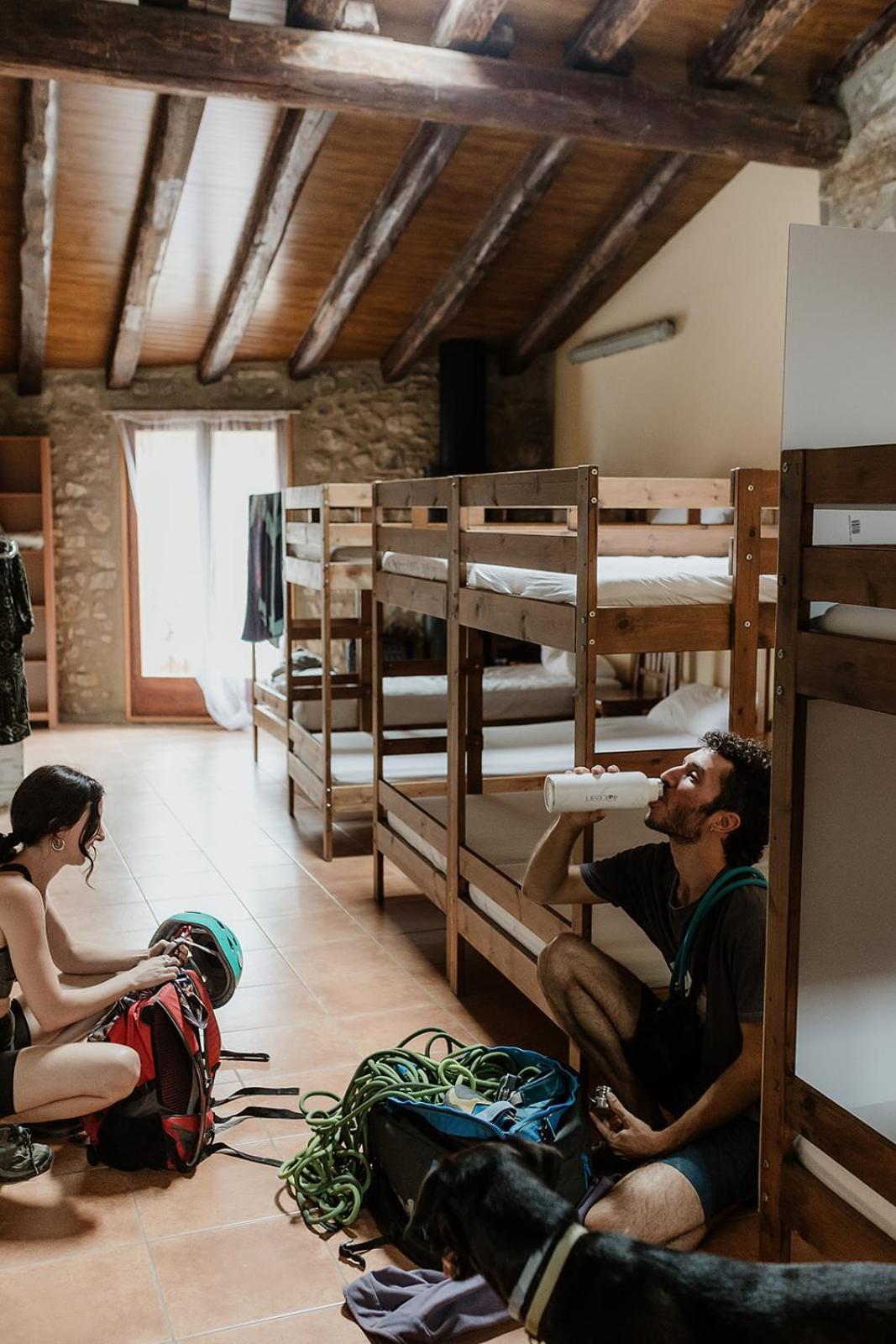 El Refugi Hostel Arboli Kültér fotó